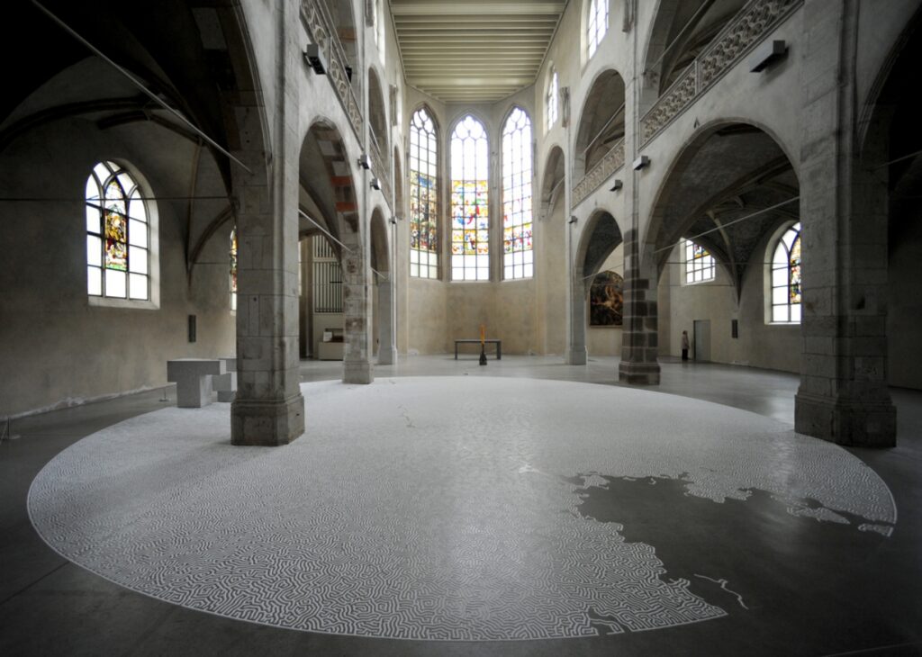 Motoi Yamamoto. Labyrinth. torre del castello medioevale della cittadina di Aigues Mortes